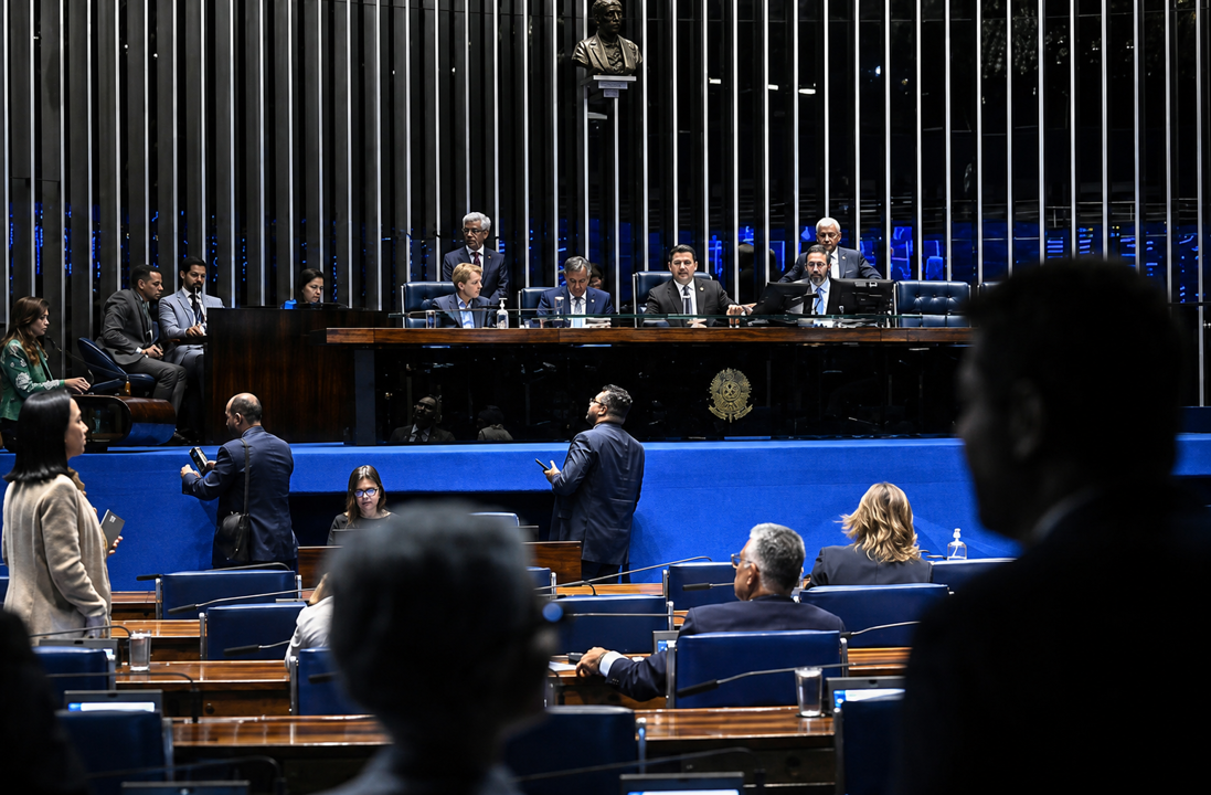 PEC da Escravidão: entenda a proposta do Senado que aumenta jornada e reduz direitos 